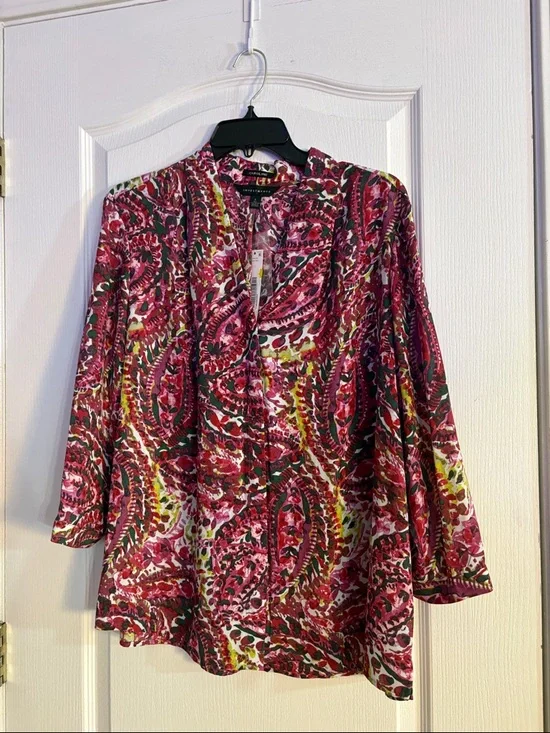 New Top - Picture 1 of 1